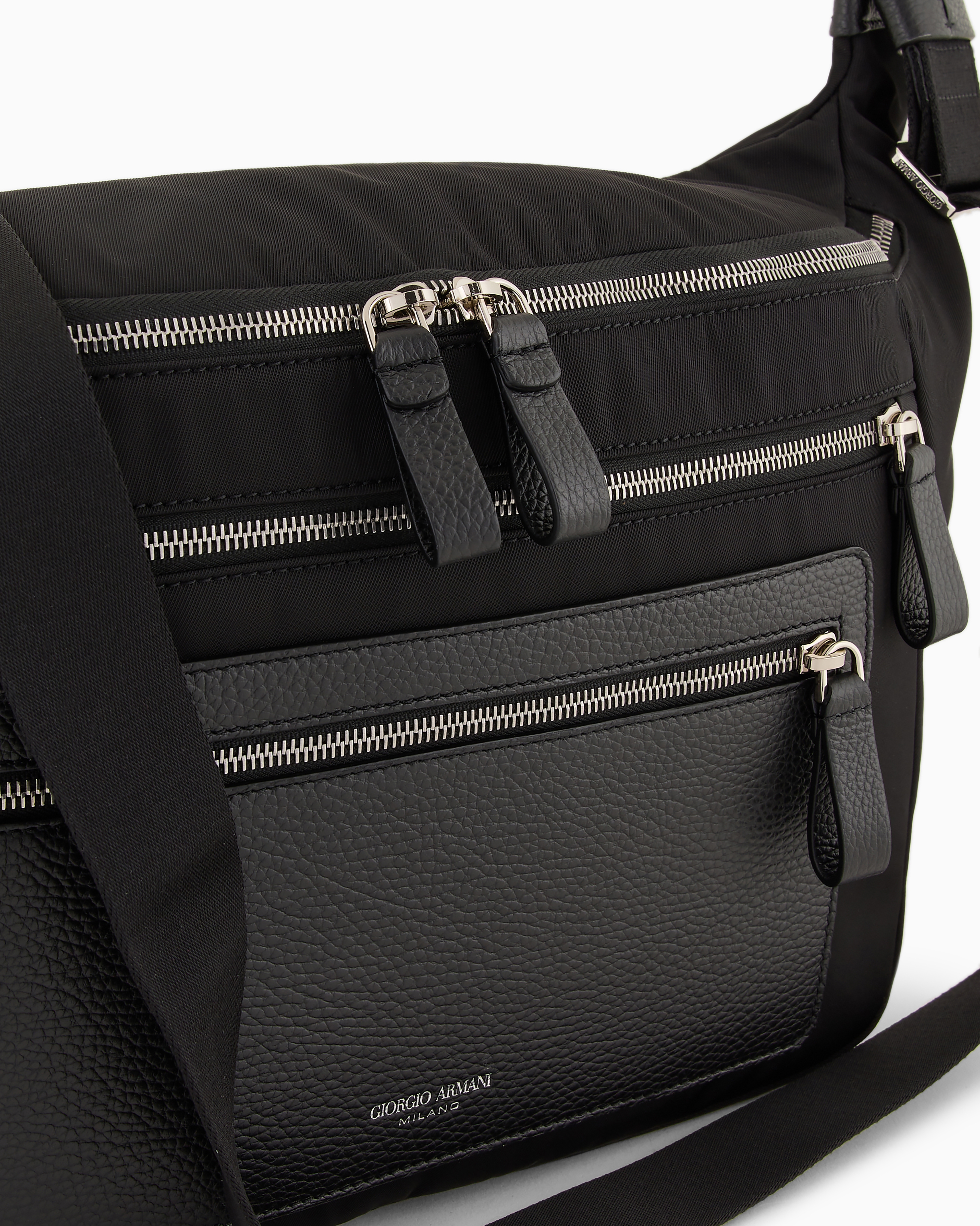 美品　GIORGIO ARMANI ビジネスバッグ　ナイロン　レザー　ロゴ総柄 undefined