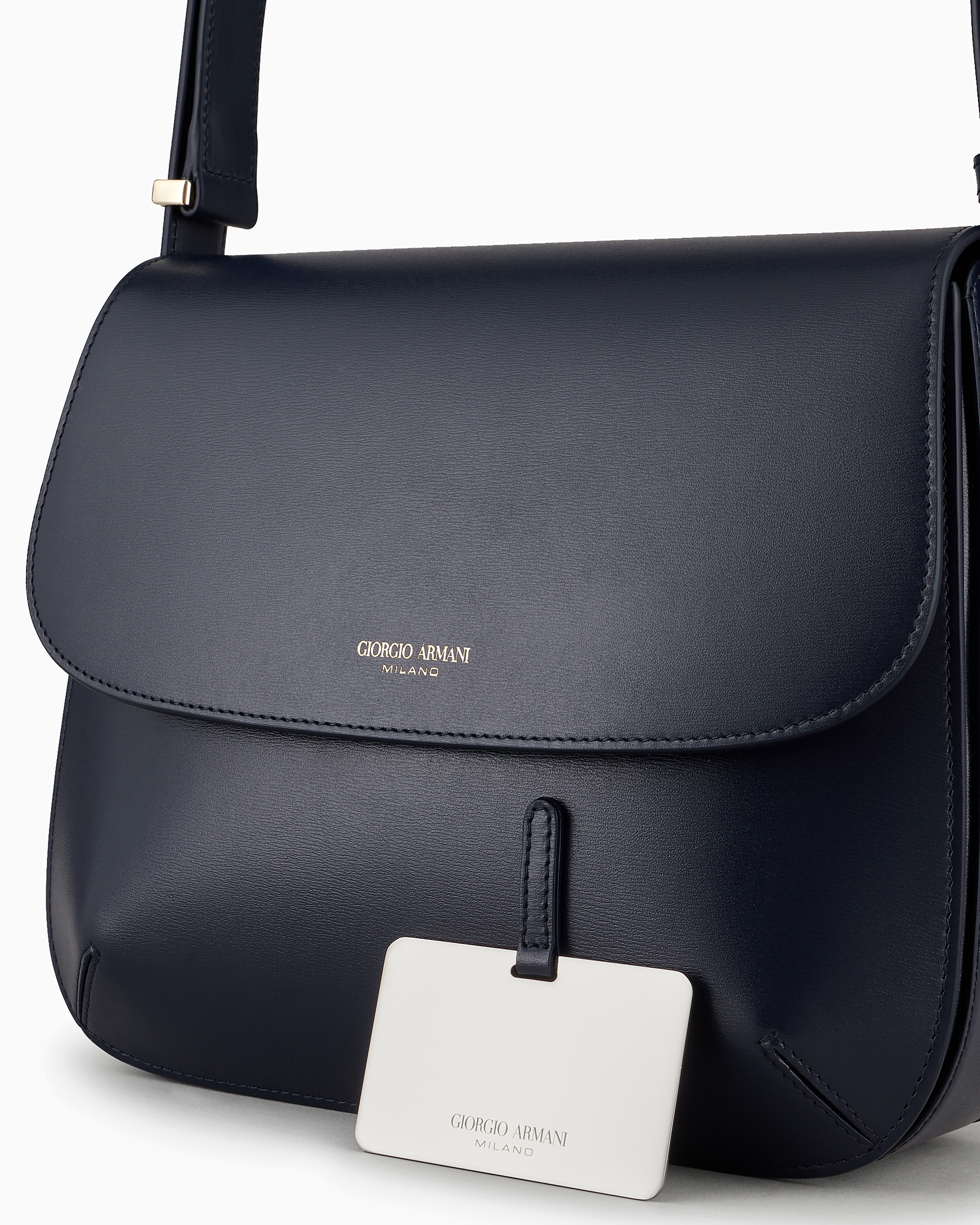 GIORGIO ARMANI ジョルジオ アルマーニカーフ レザー バッグ 新宿のウィメンズバッグ | ジョルジオ アルマーニ 伊勢丹新宿 メンズ
