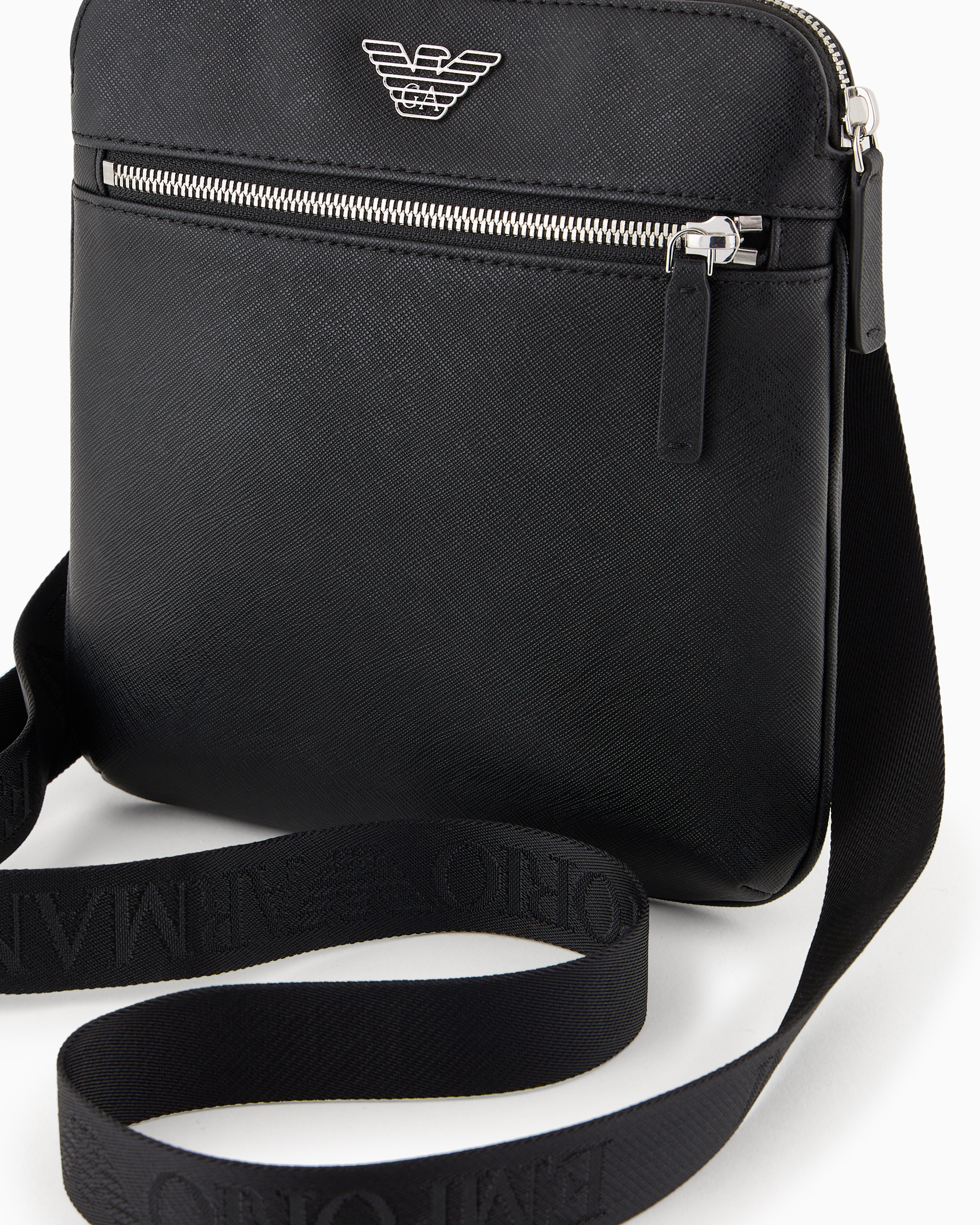 EMPORIO ARMANI バッグ Emporio Armani shoulder bag in black vegan leather | H-Brands
