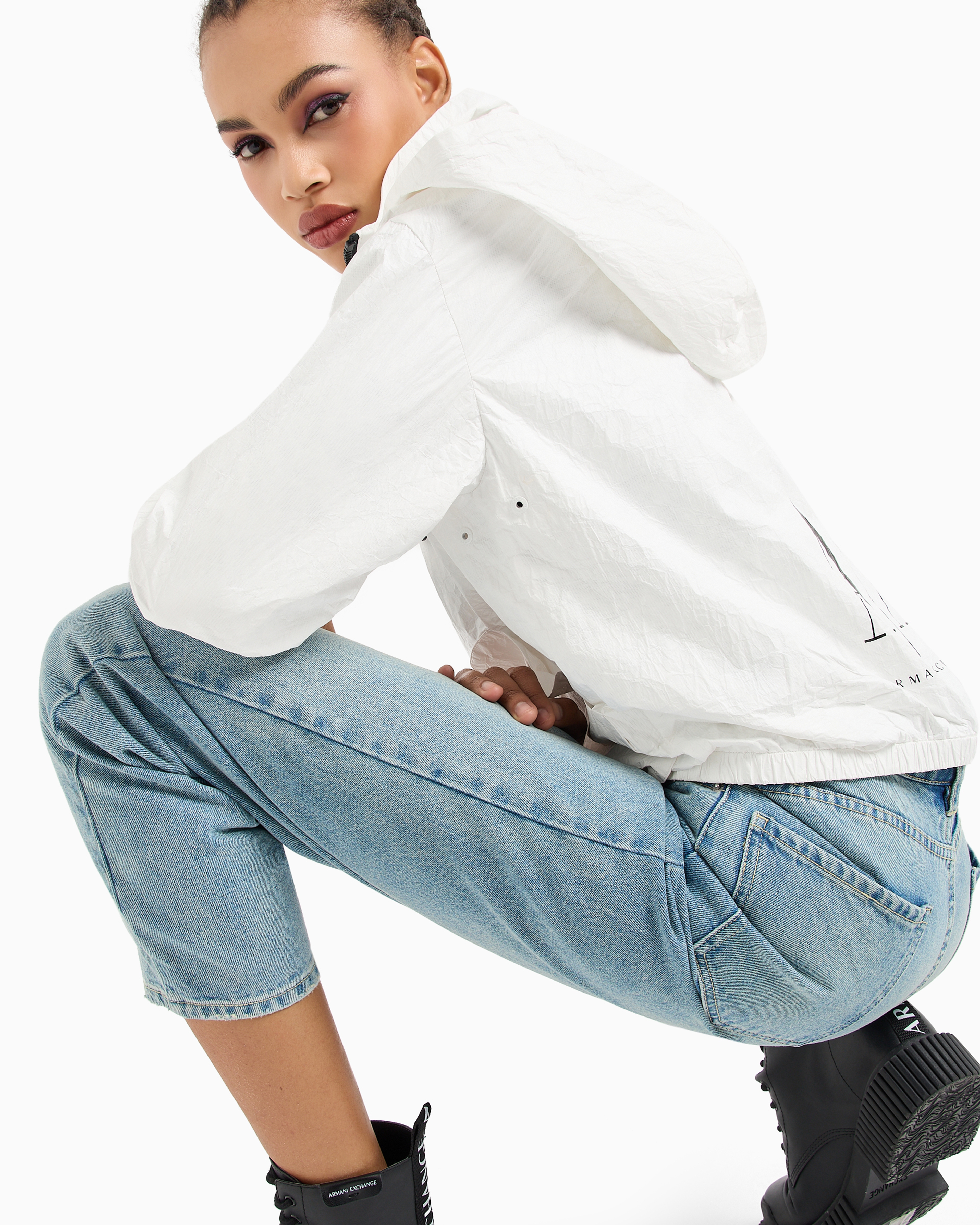 J51 carrot fit jeans in stiff denim with embroidered