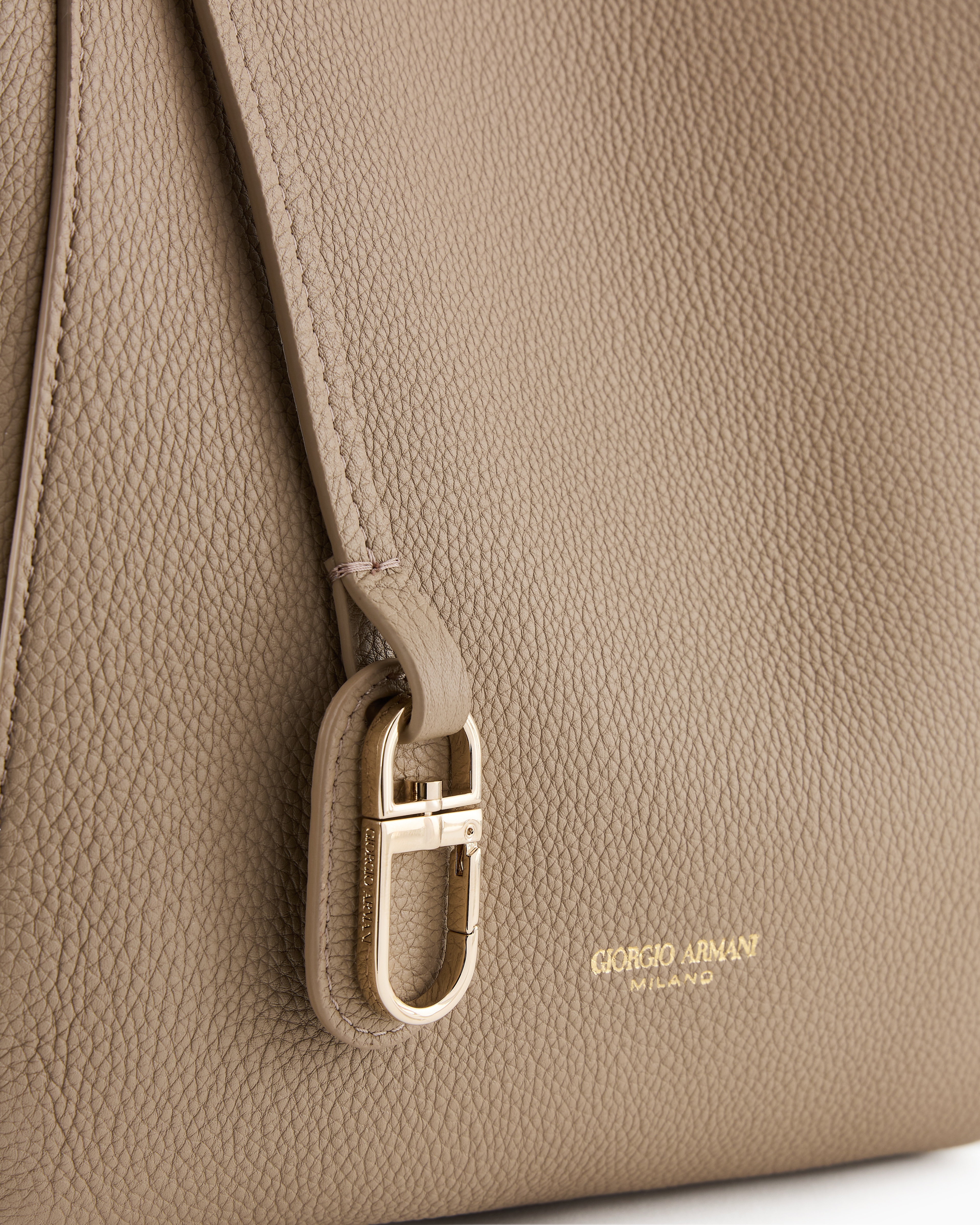 GW000821_AF14187_U6153_B_FW202