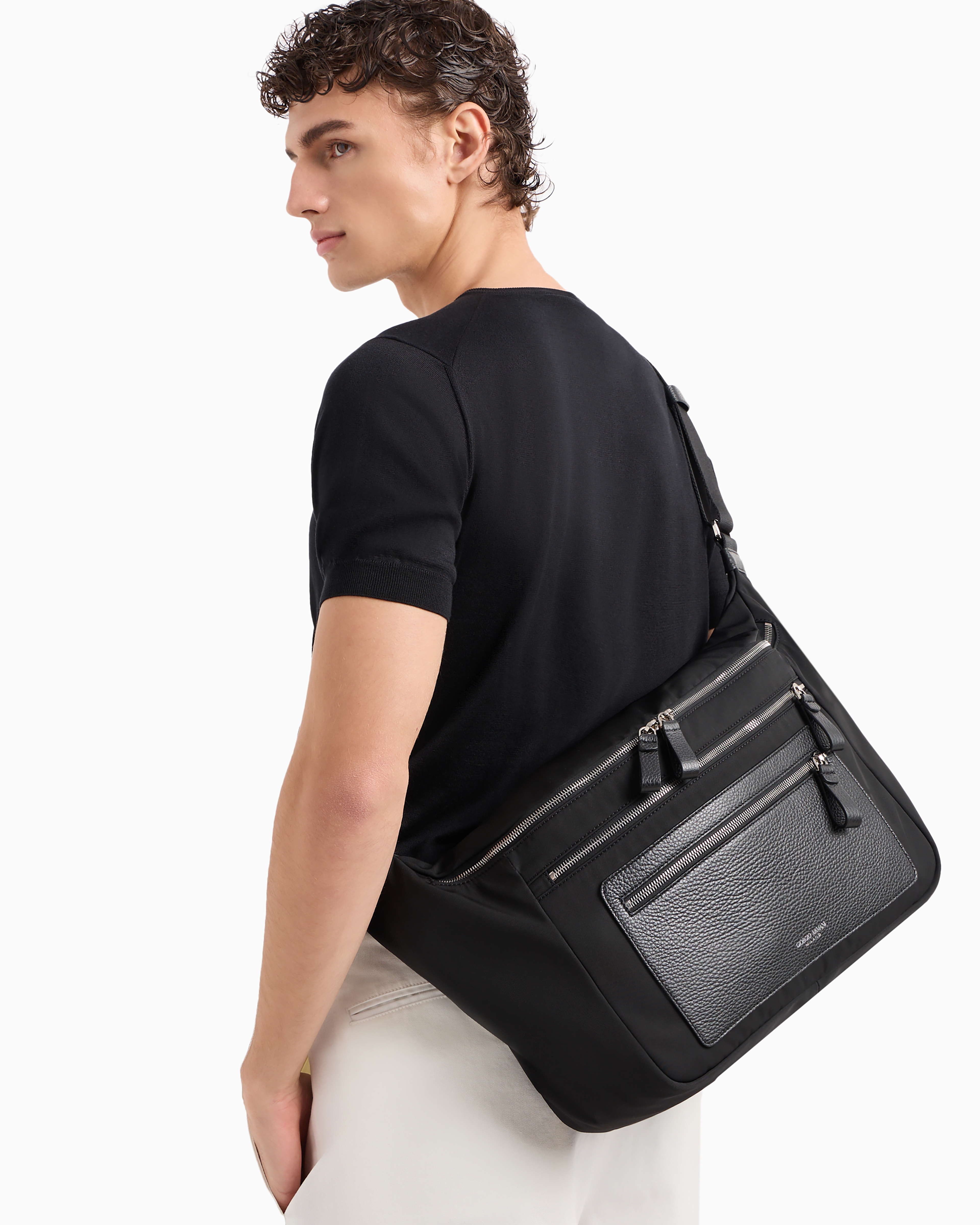 美品　GIORGIO ARMANI ビジネスバッグ　ナイロン　レザー　ロゴ総柄 undefined