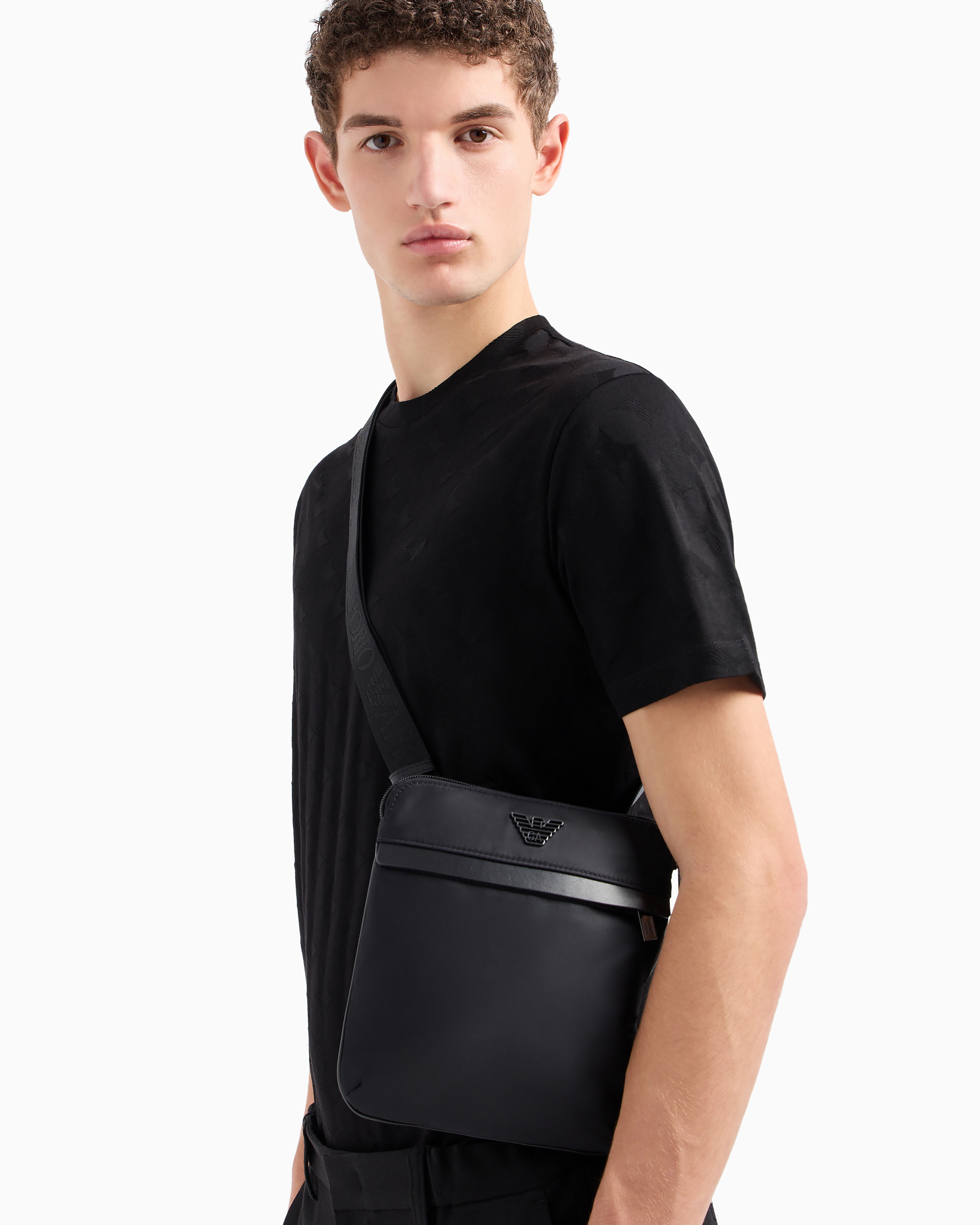 Armani Sustainability Values フラットクロスボディバッグ リサイクル