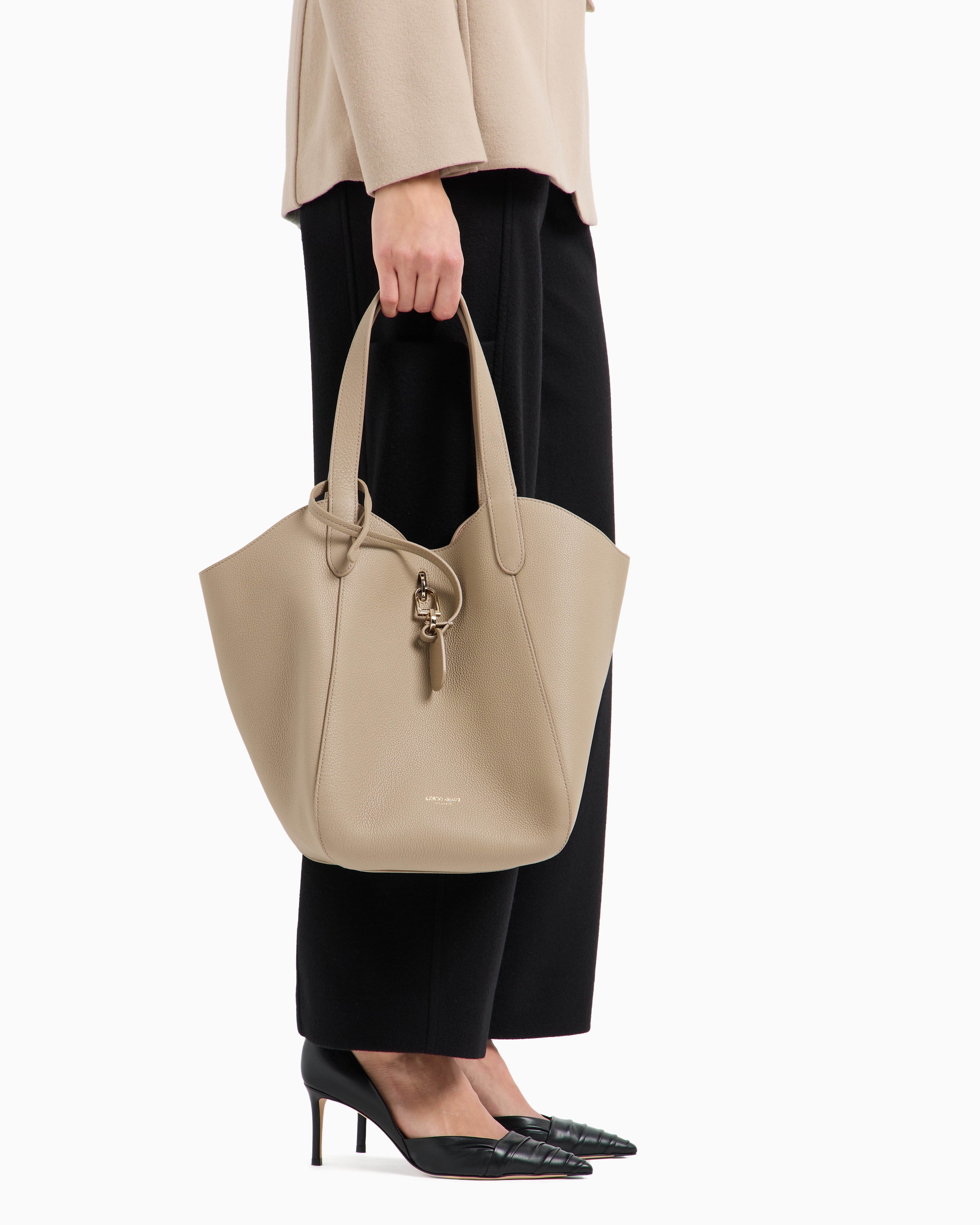 ハンドバッグ ペブルドレザー ミディアム | Giorgio Armani