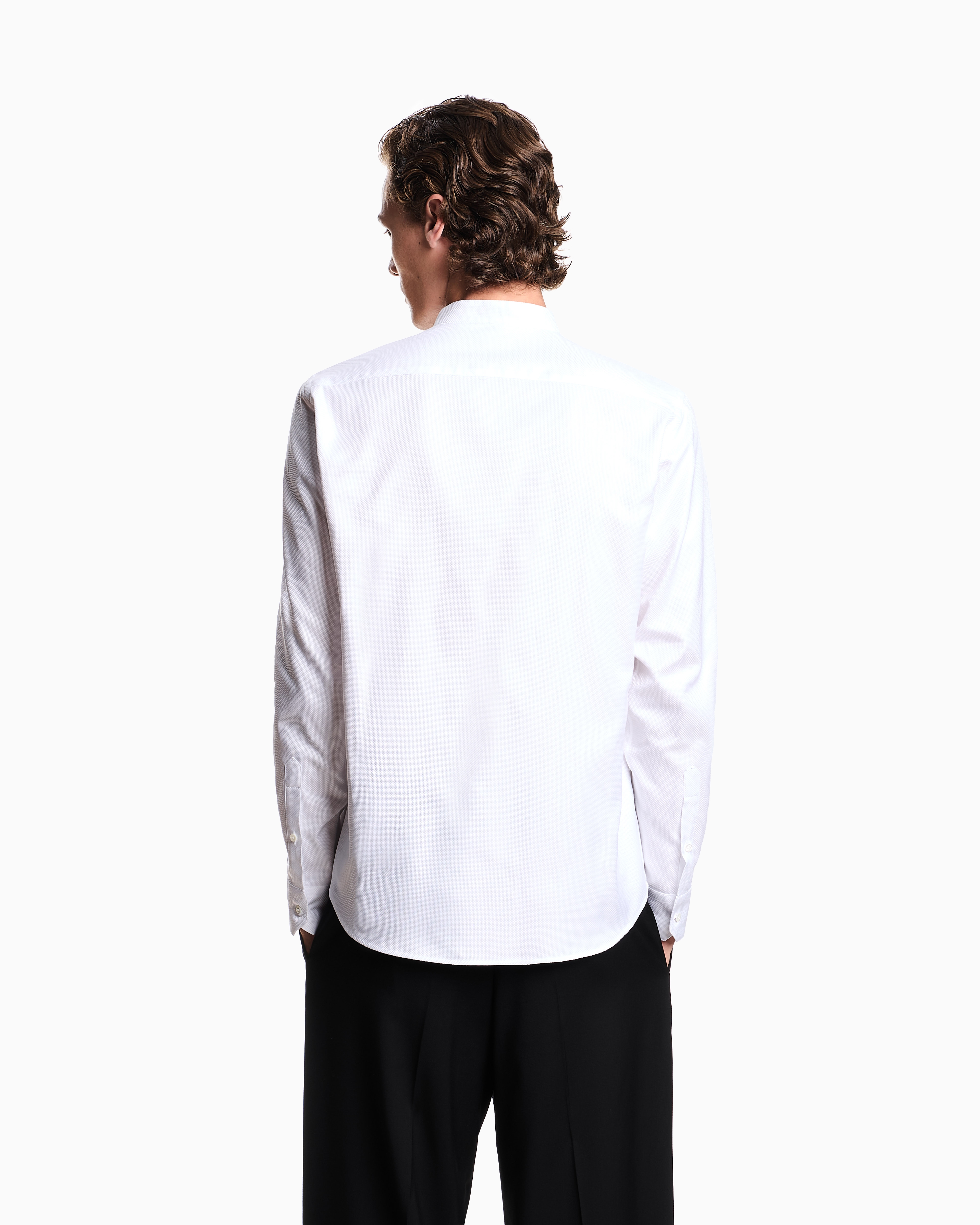 Maglia in cotone biologico con colletto da camicia e mezze maniche a punto smock, bianco sporco