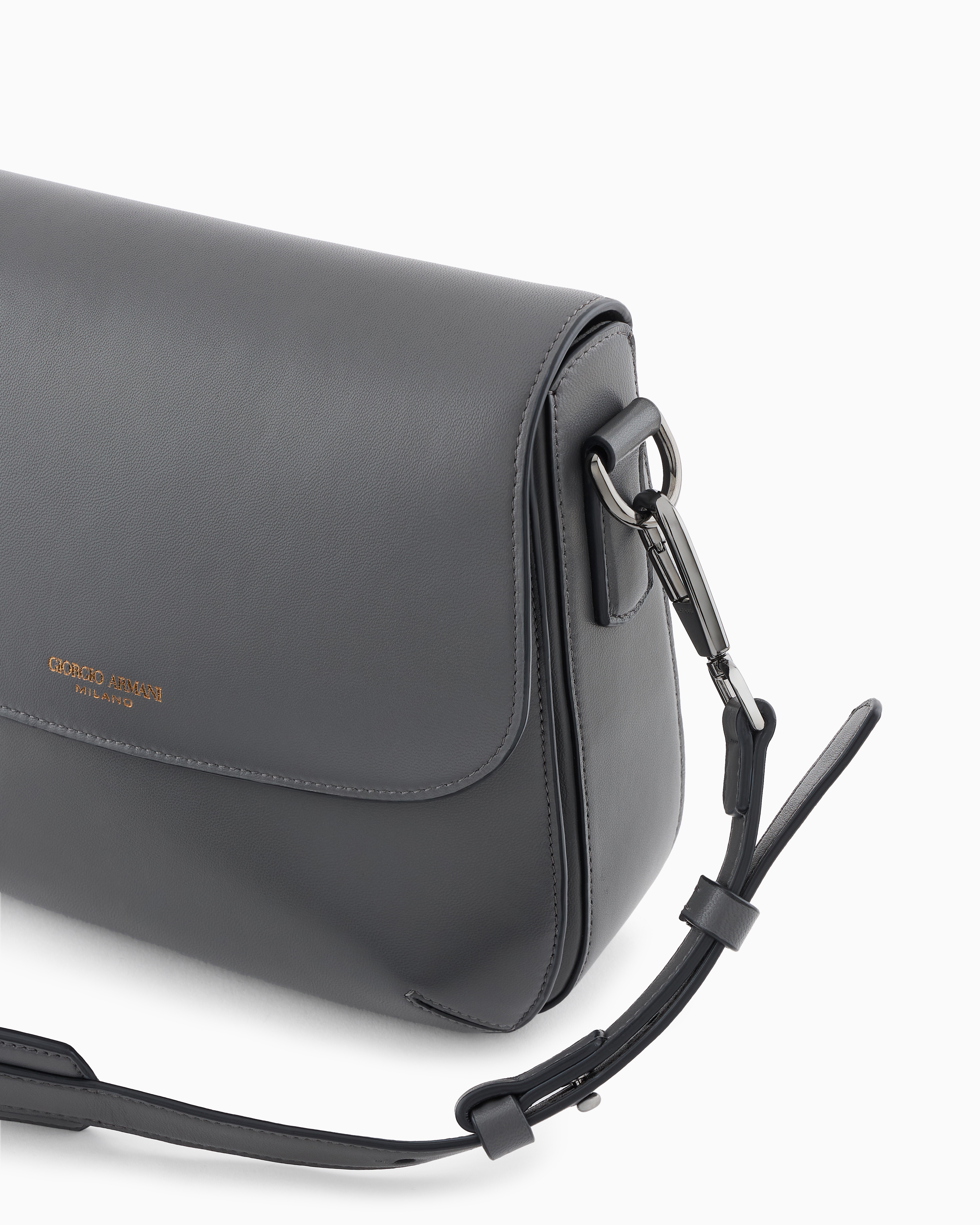 ジョルジオアルマーニ　クロスボディバッグ　ARMANI undefined