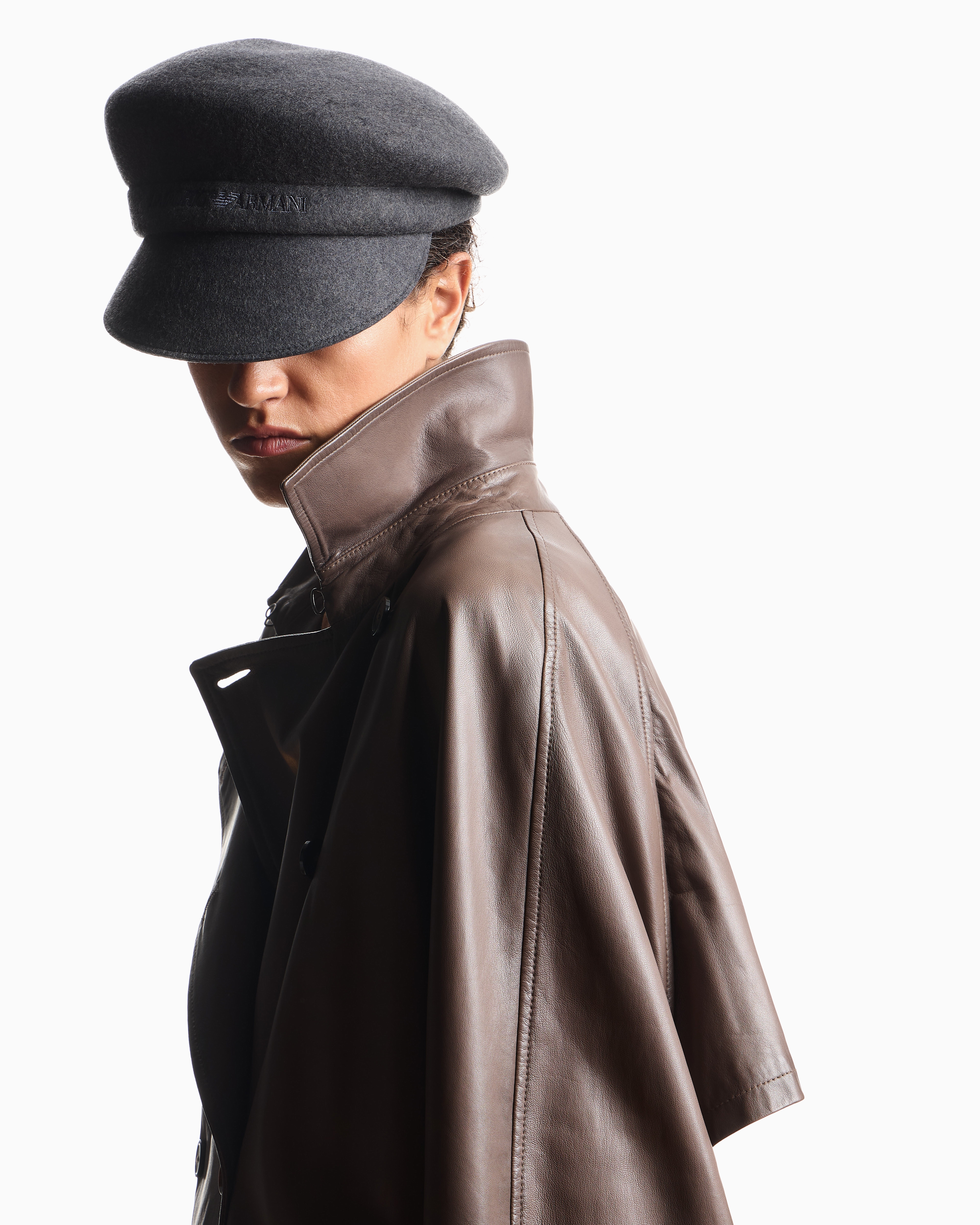 未使用品 EMPORIO ARMANI ベレー帽 ブラック スタッズ ロゴ ウィメンズ ハット＆グローブ |【公式】エンポリオ アルマーニ