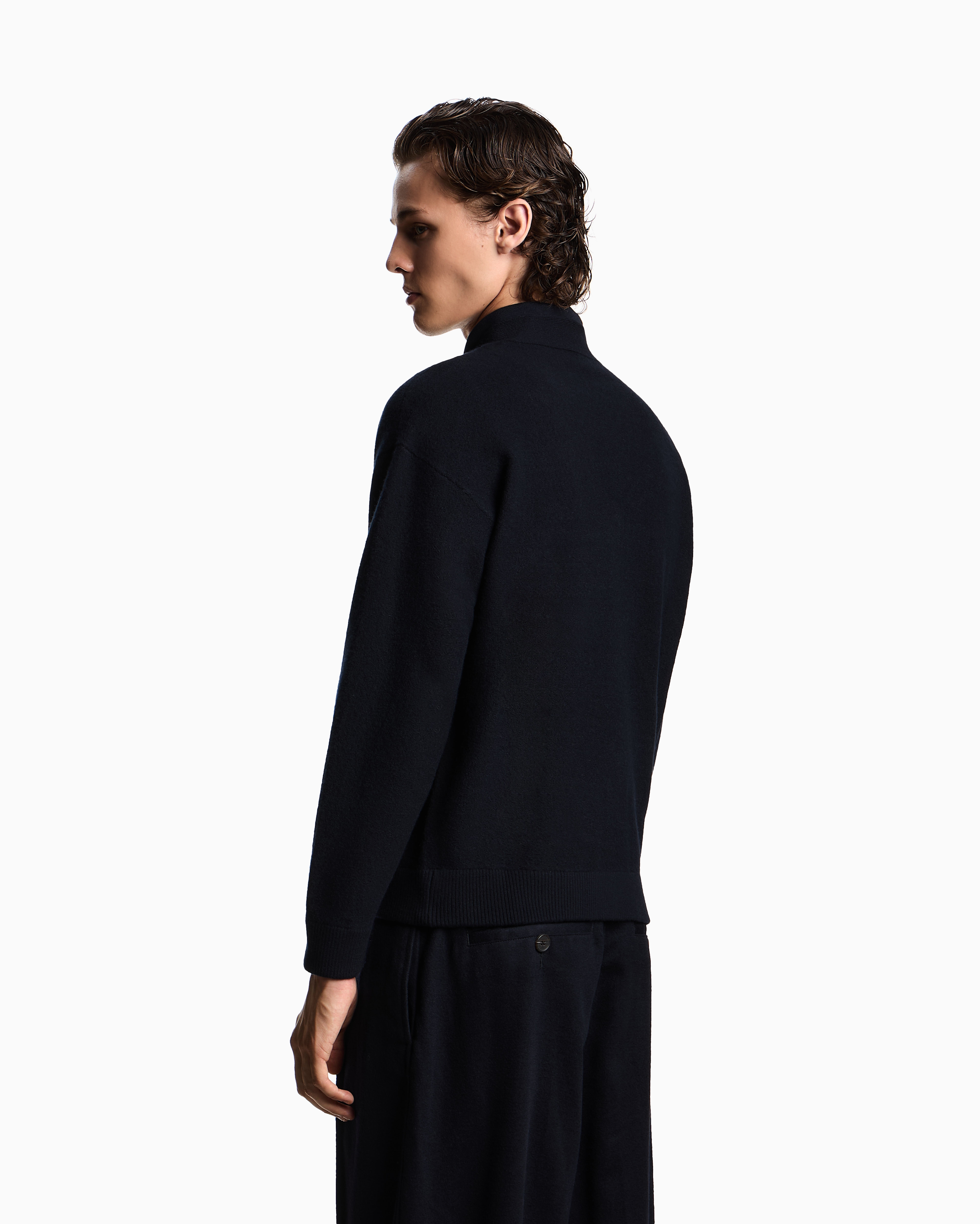 EM004486_AF18104_UB118_R_FW202