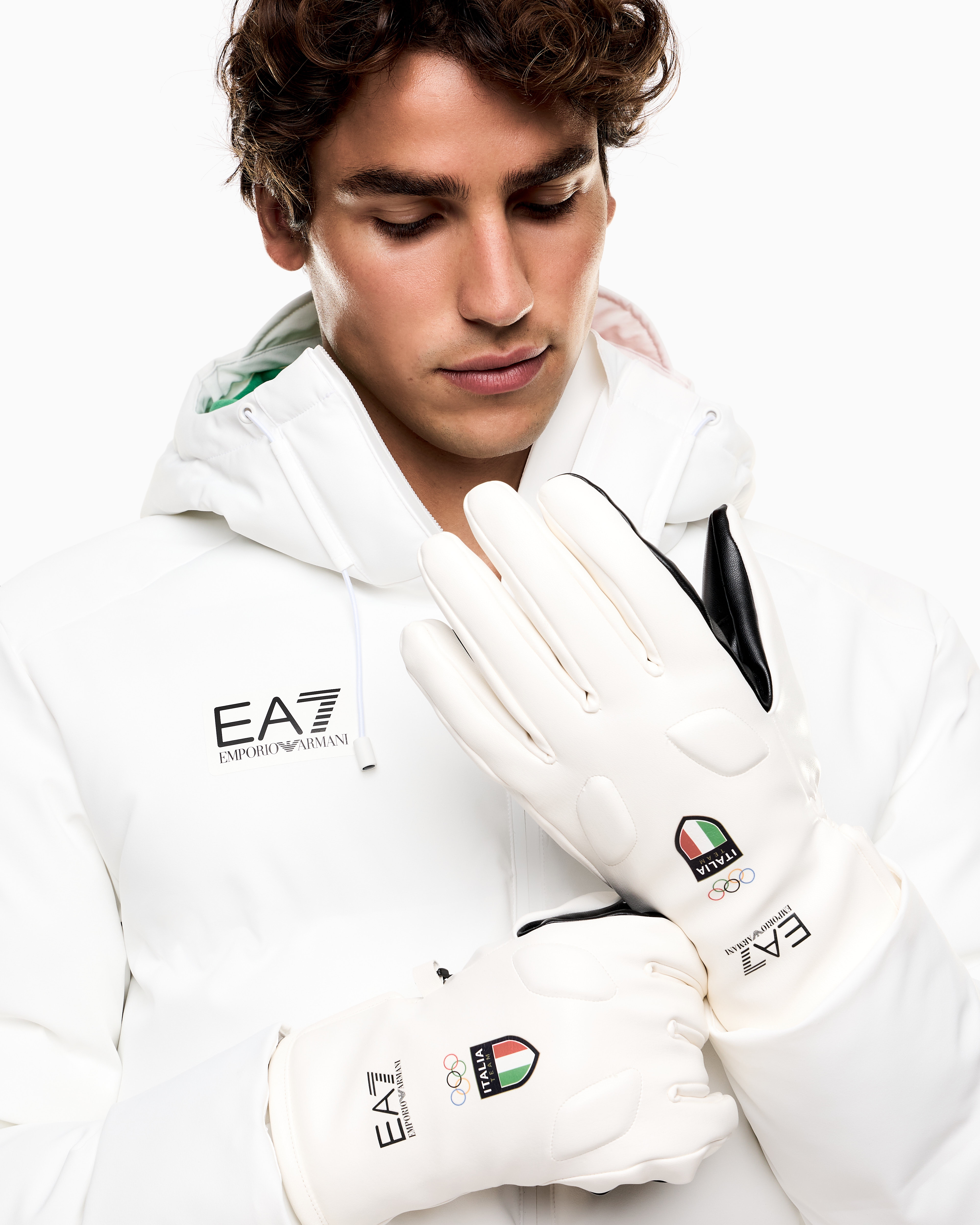 Ea7 Gloves In White