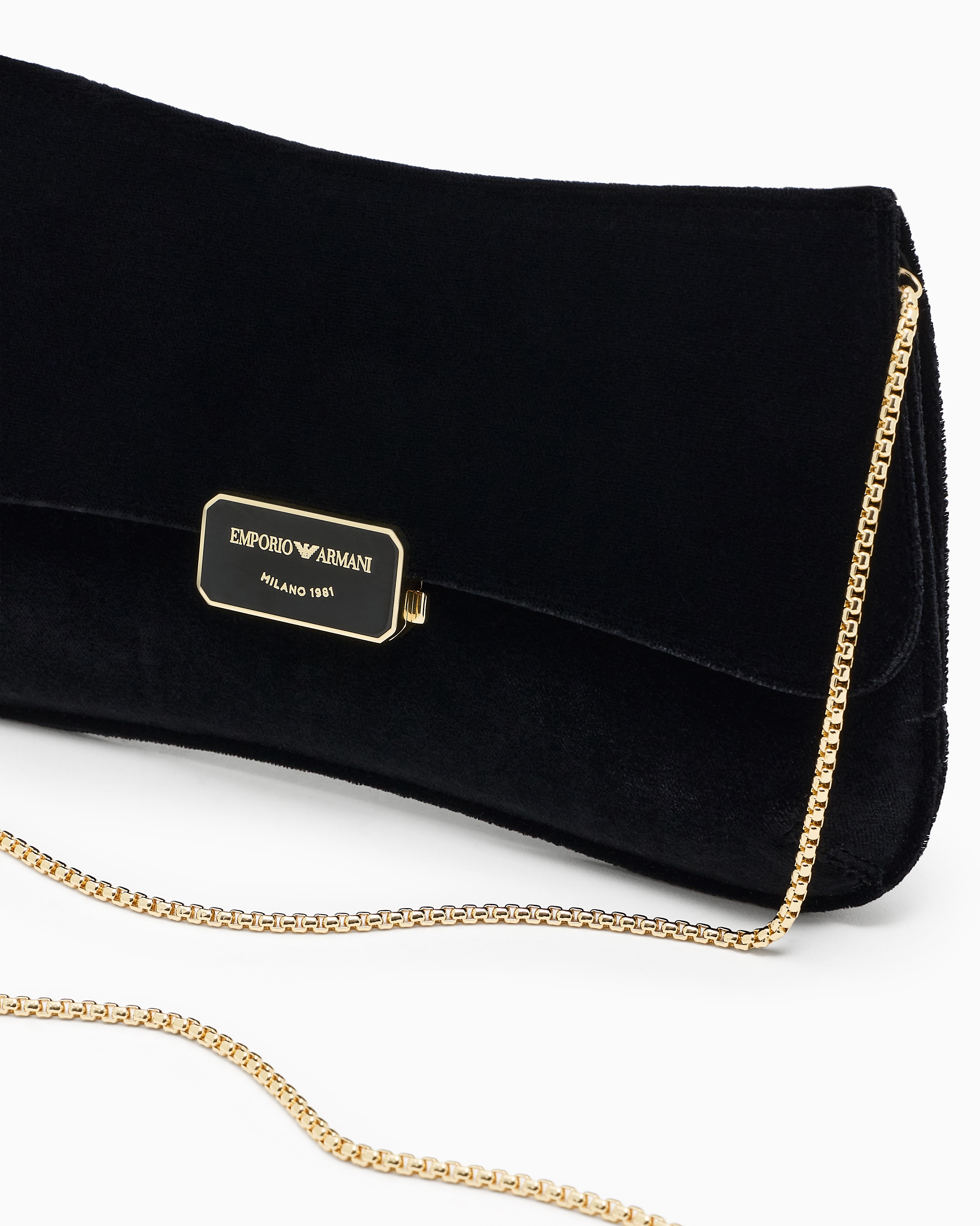 EW001777_AF17289_UC001_B_FW202