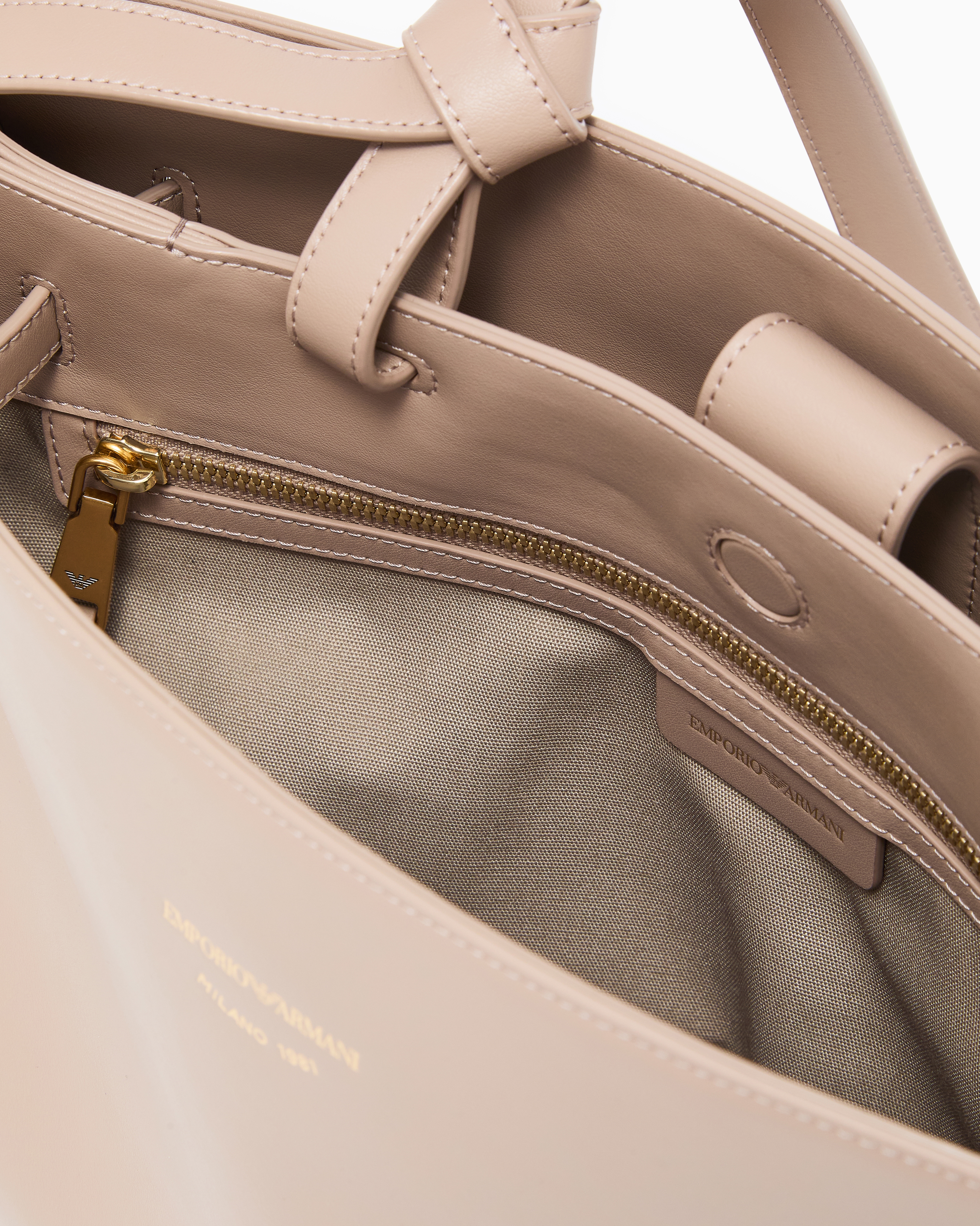 Smooth leather shoulder bag | Emporio Armani