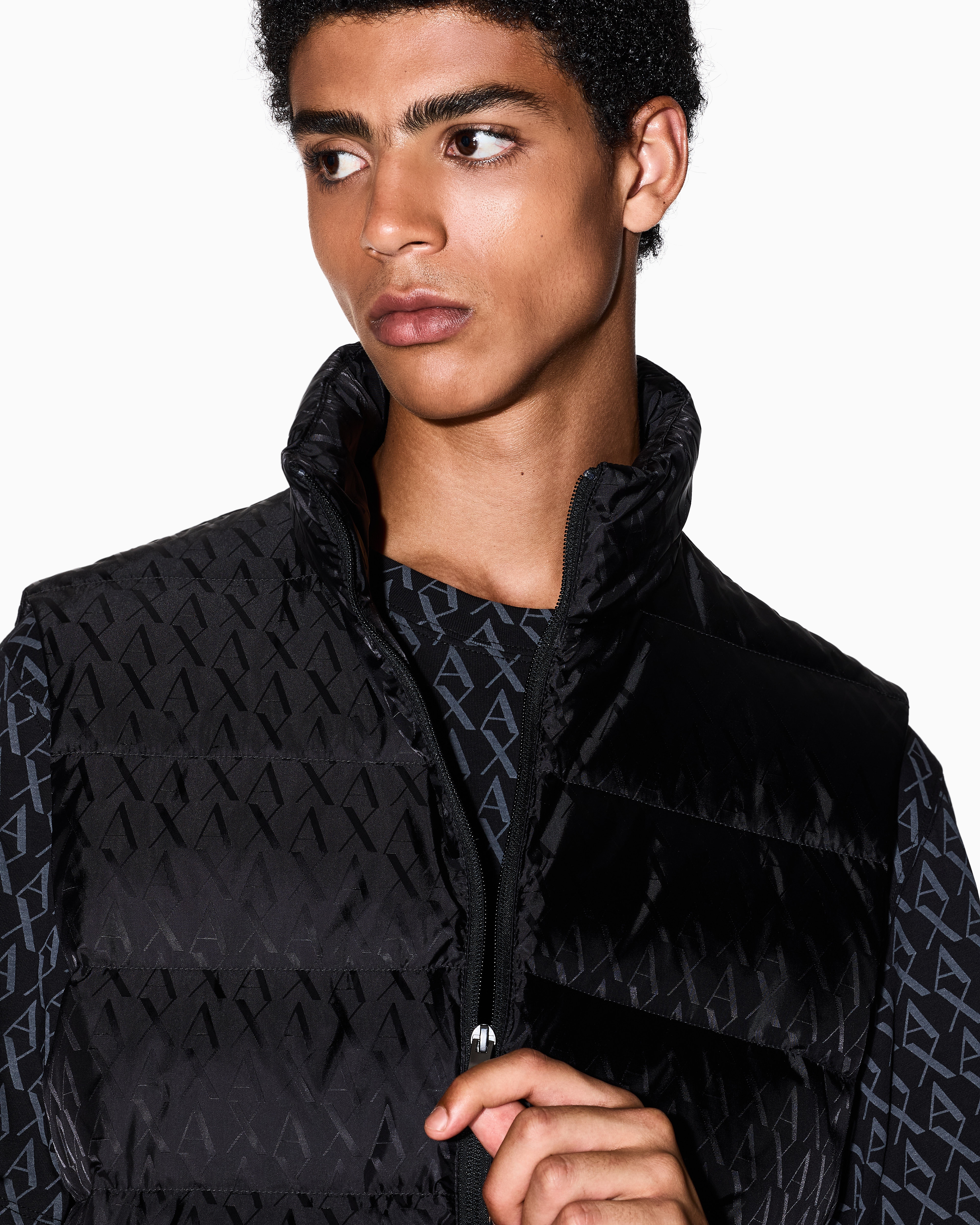 TONE ON ALLOVER LOGO PUFFER VEST