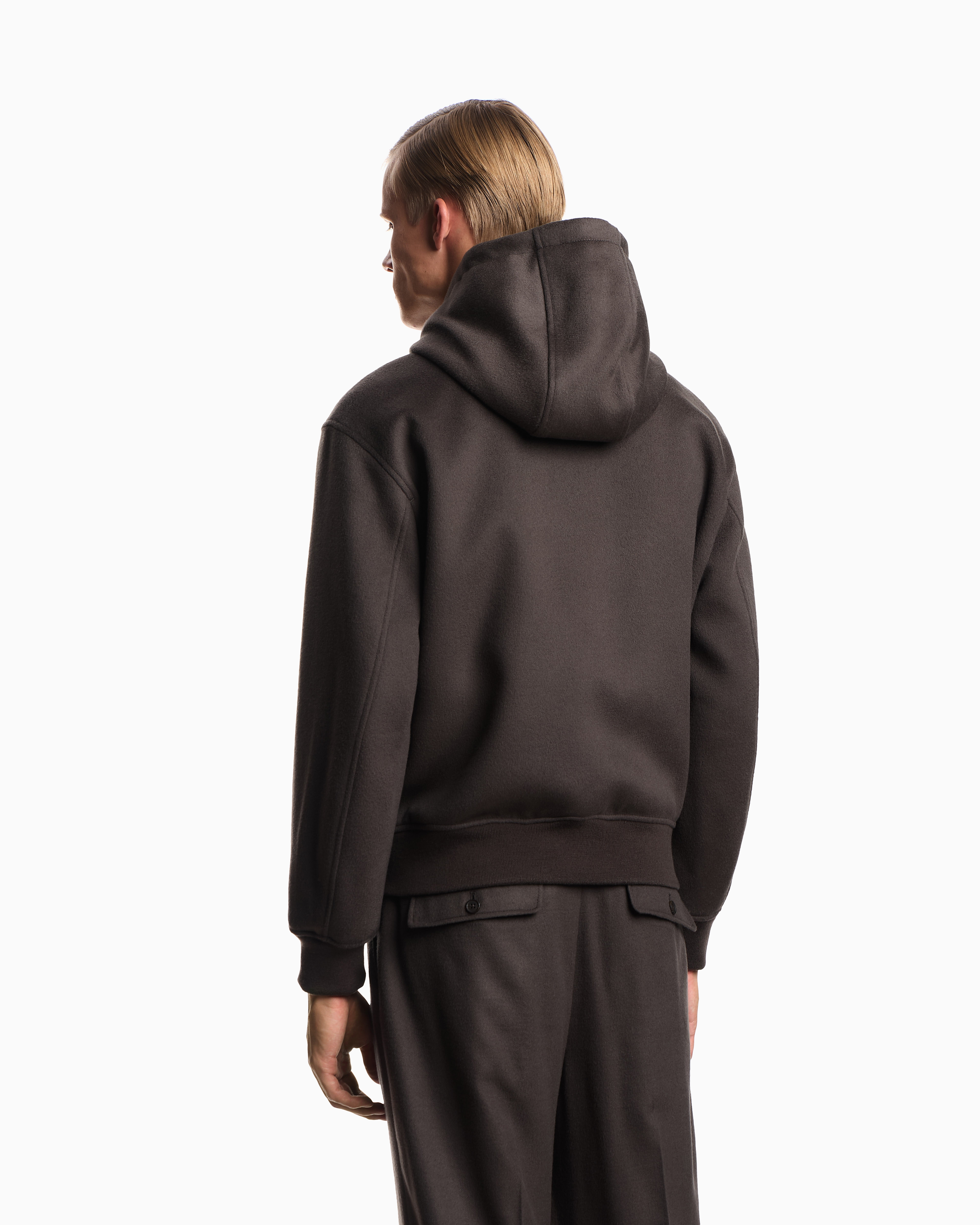 EM003719_AF15726_U8112_R_FW202