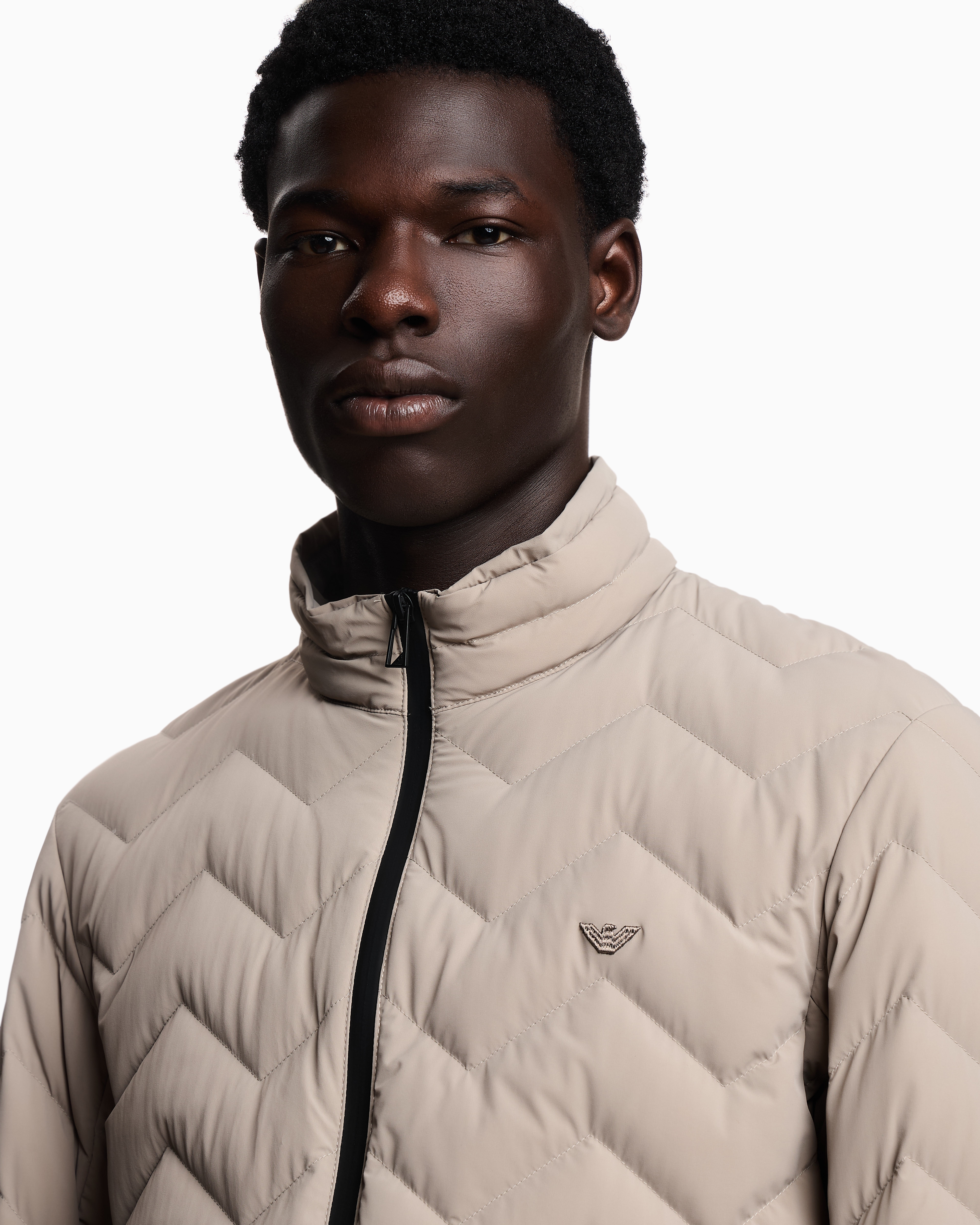 Water-repellent chevron quilted nylon spandex down jacket