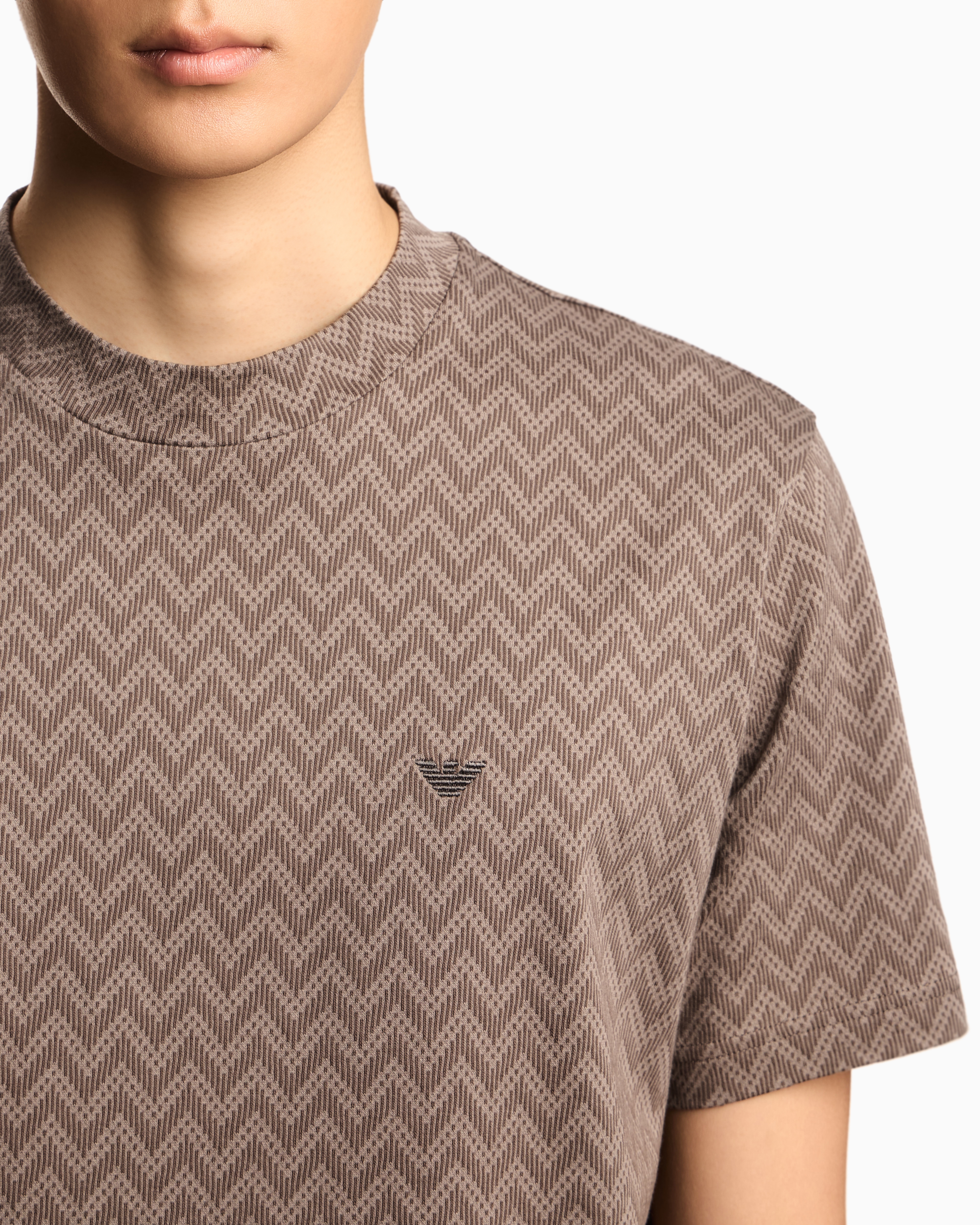 EM005546_AF25181_F6008_A_SS202