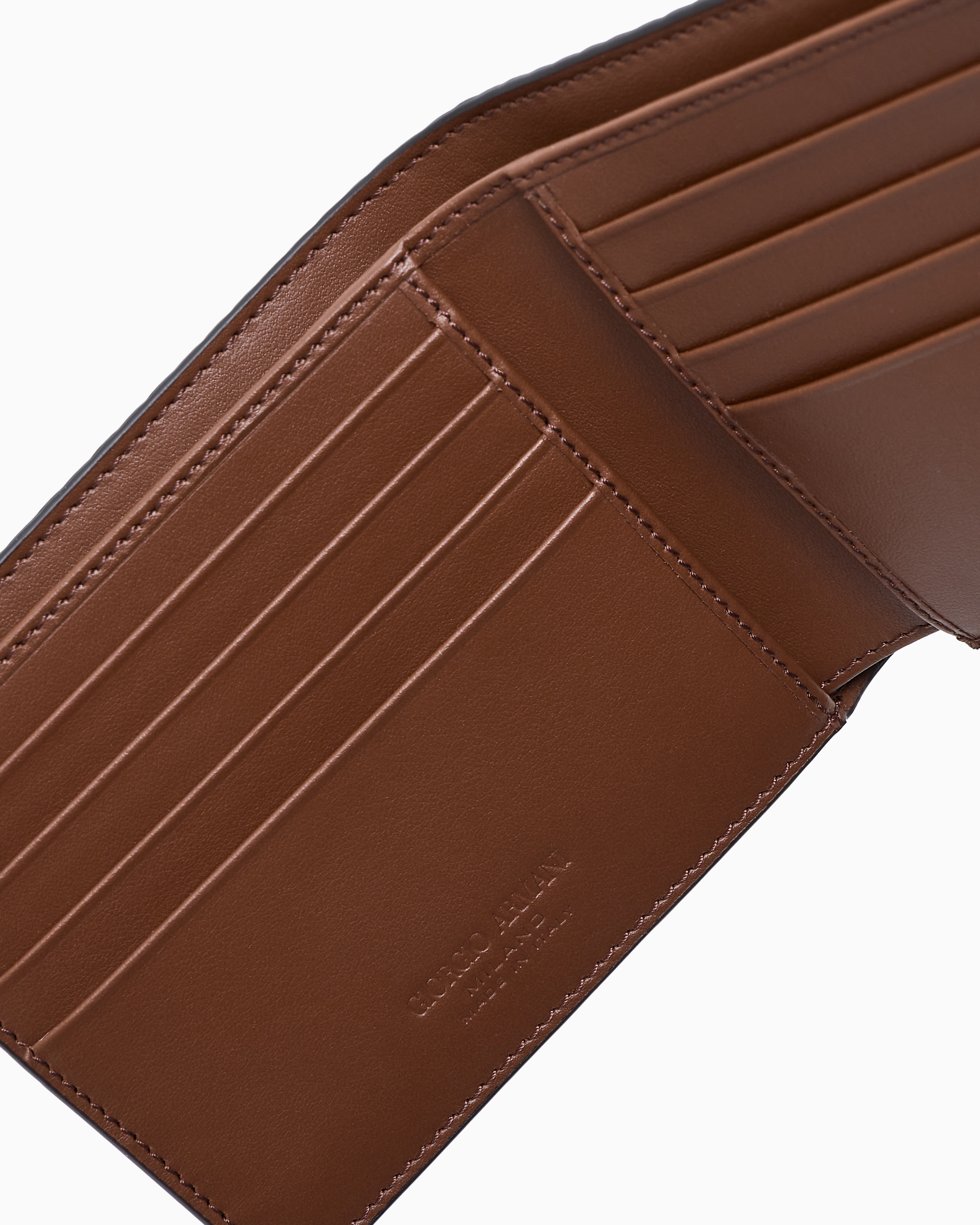 二つ折りウォレット エンボスレザー | Giorgio Armani