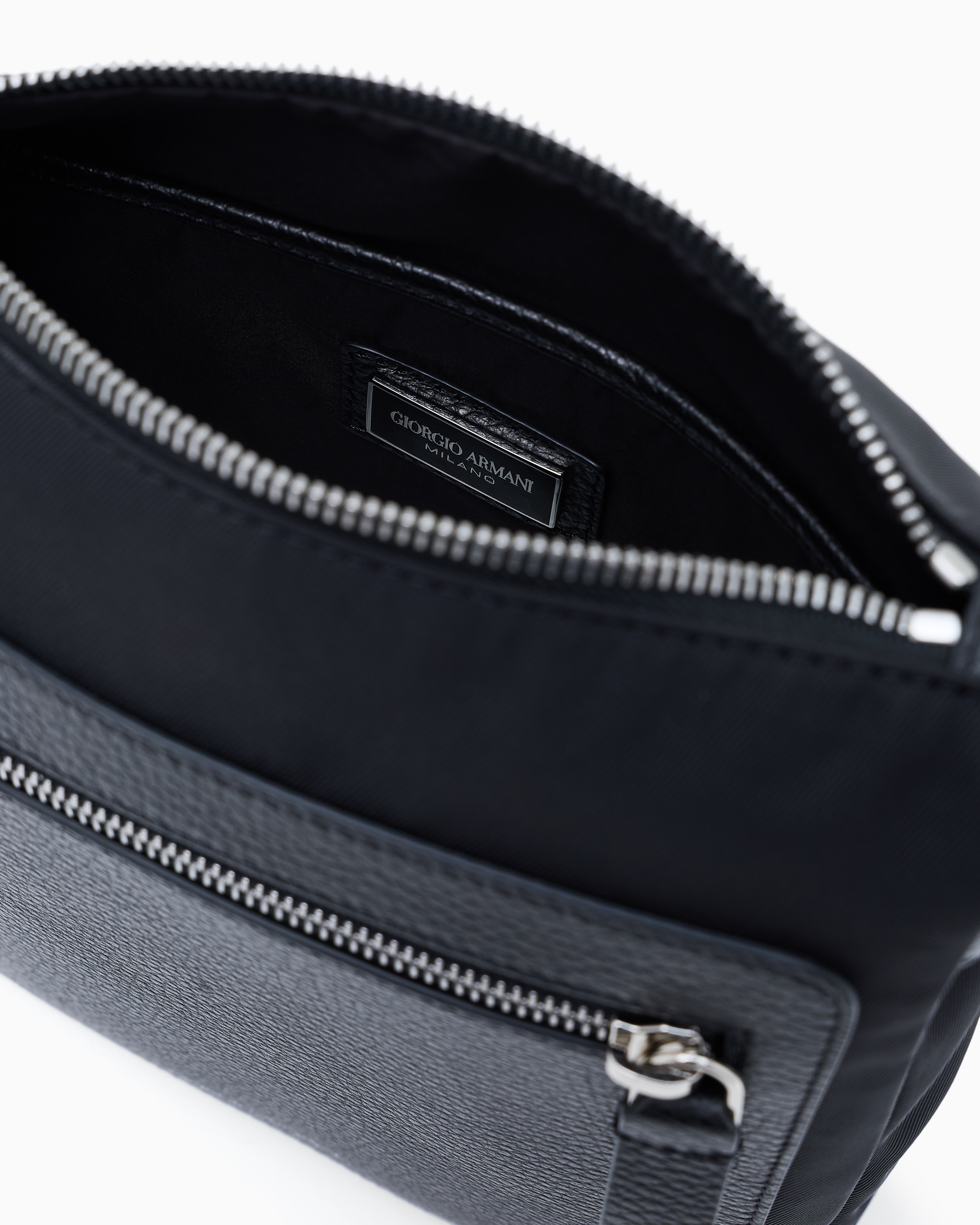 バック 定価30万 Giorgio Armani undefined