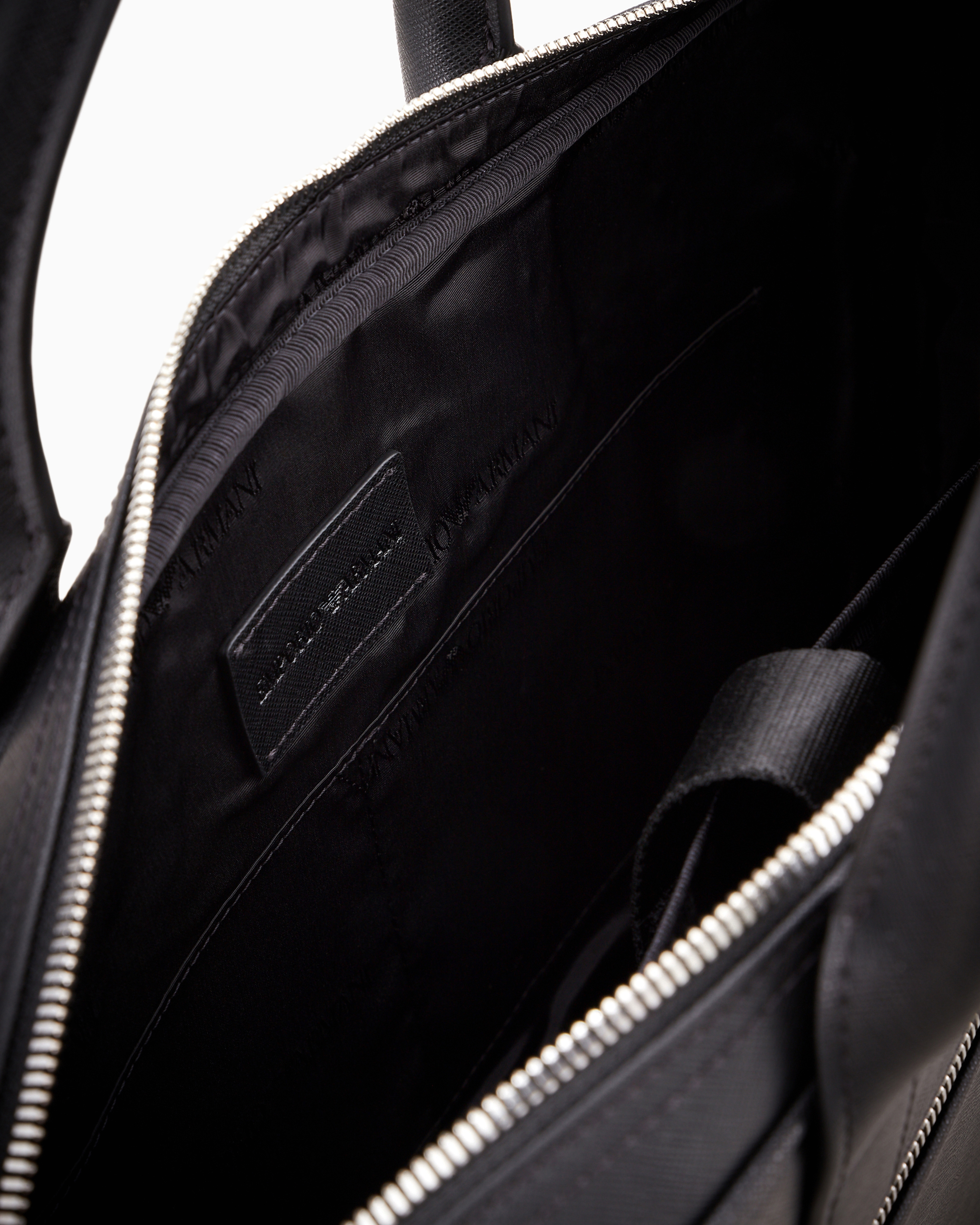 エンポリオ アルマーニ イーグルプレート サフィアーノレザー ビジネスバッグ EMPORIO ARMANI ビジネスバッグ 「エンポリオ アルマーニ」ASV