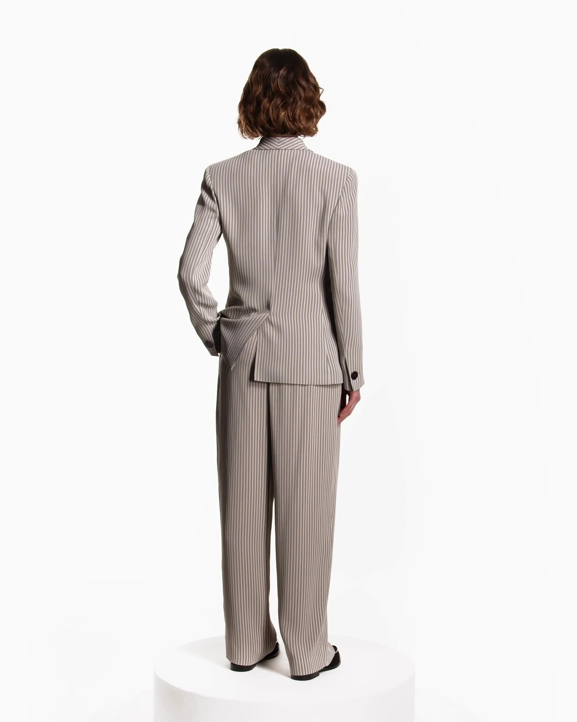 ARMANI COLLEZIONI プリーツ　トップス 長袖 ARMANI COLLEZIONI - 《最終お値下げ》ARMANI COLLEZIONI 長袖Yシャツ